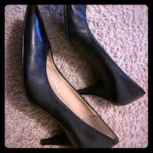 Tahari heels -OFFERS ACCEPTED